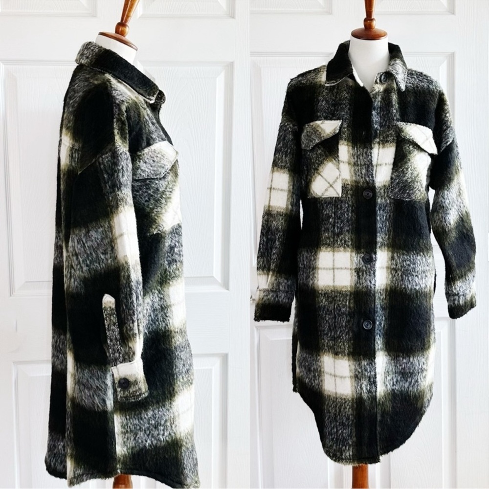 Steve Madden Plaid Women's long shirt jacket - Picture 7 of 7